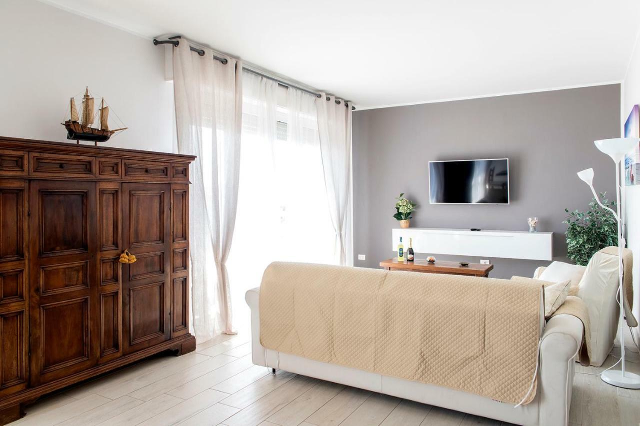 Appartamento Alex Vista Mare Lido di Camaiore Dış mekan fotoğraf