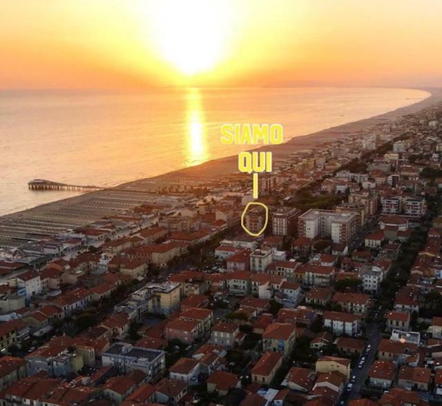 Appartamento Alex Vista Mare Lido di Camaiore Dış mekan fotoğraf