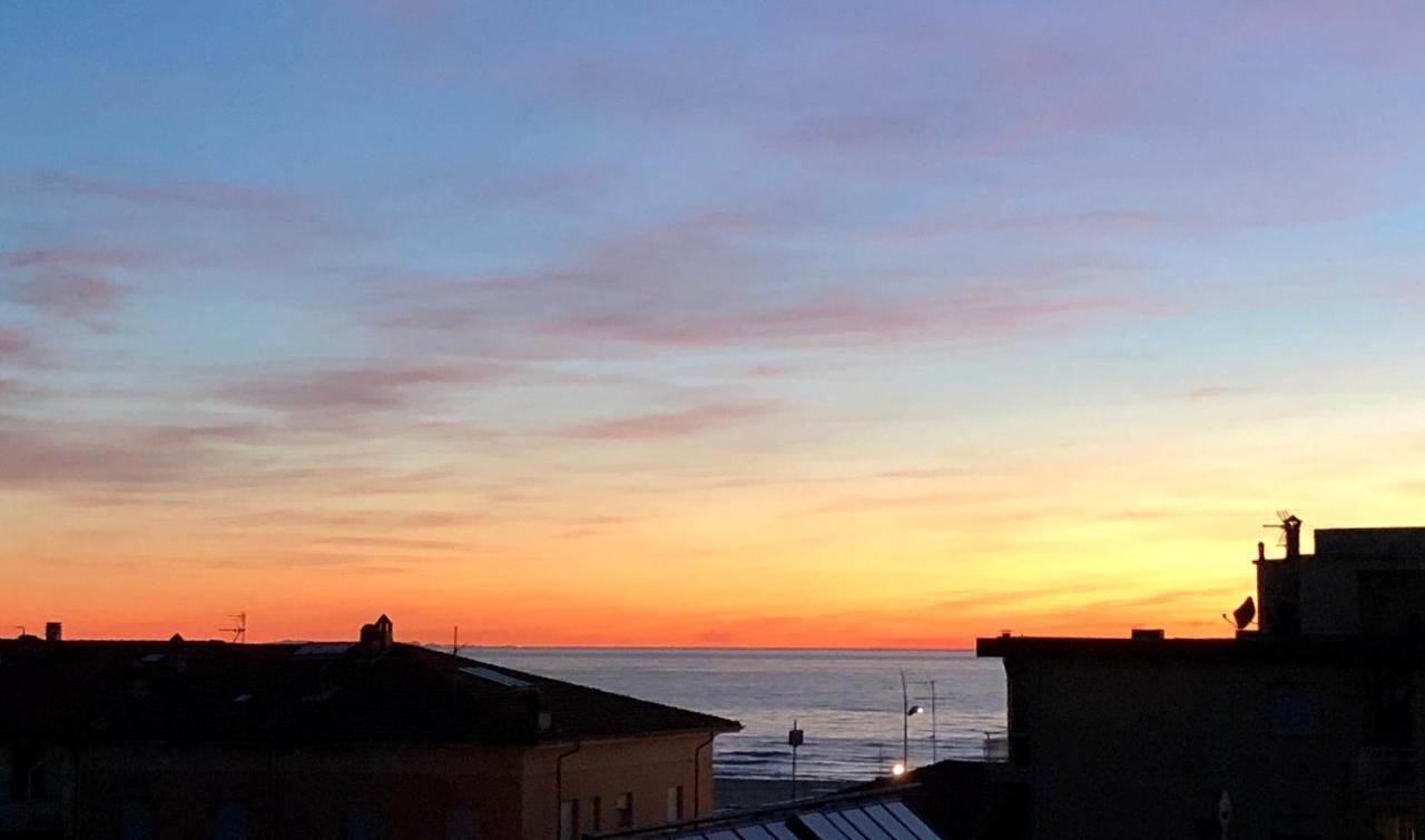 Appartamento Alex Vista Mare Lido di Camaiore Dış mekan fotoğraf